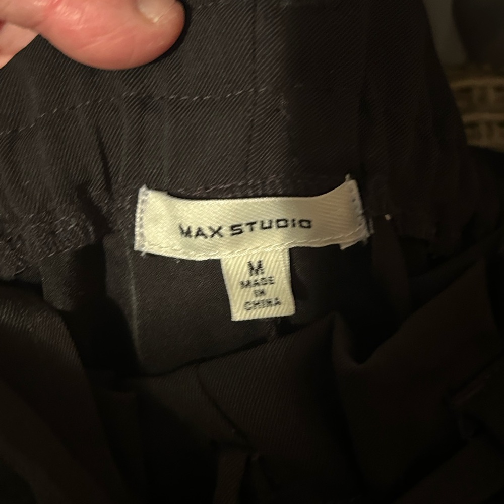 Max studio Black Flowing Chinos. Size Med